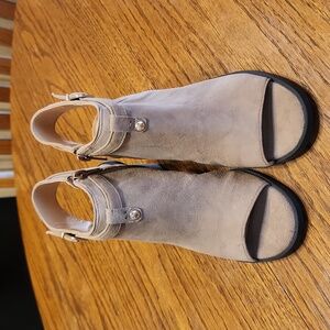 Alex Marie Hermona Suede Open Toe Size 6